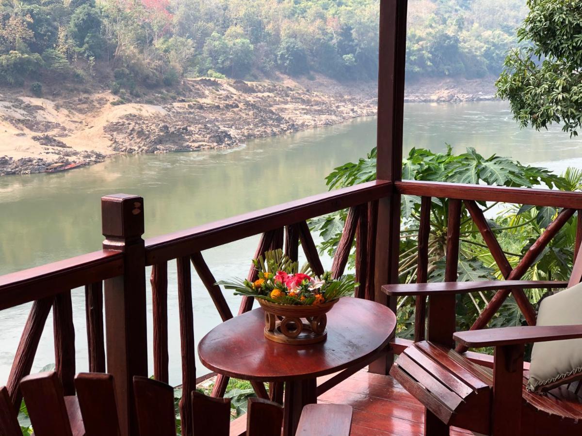 Mekong Riverside Lodge Muang Pakbèng Esterno foto